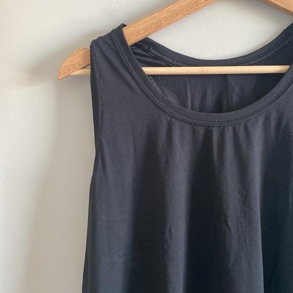 Lululemon the essential tank top black Sz 8 - Picture 3 of 6